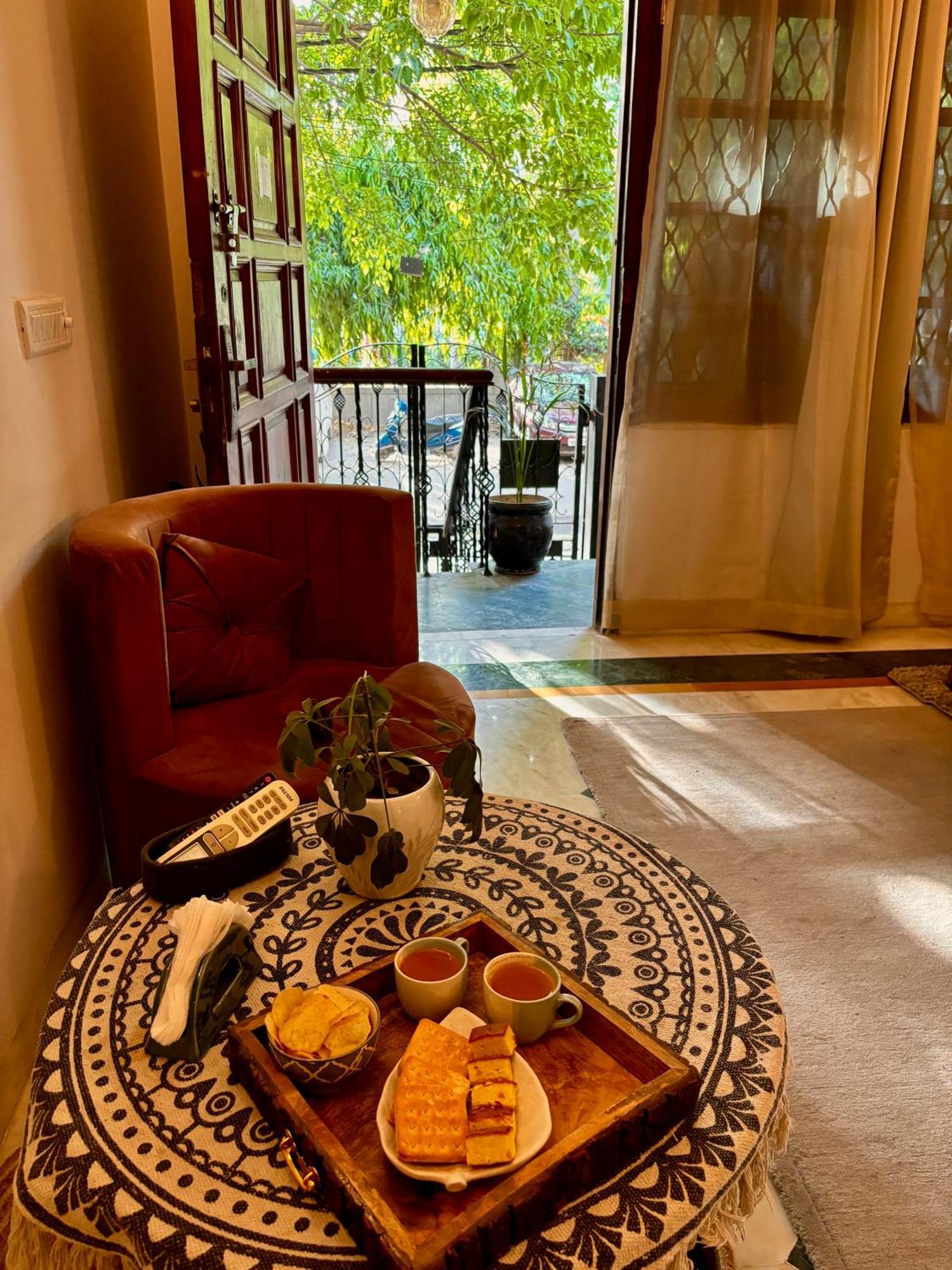 Couette-café Atharva's By Goaround Homes - Nehru Enclave Metro, South Delhi *