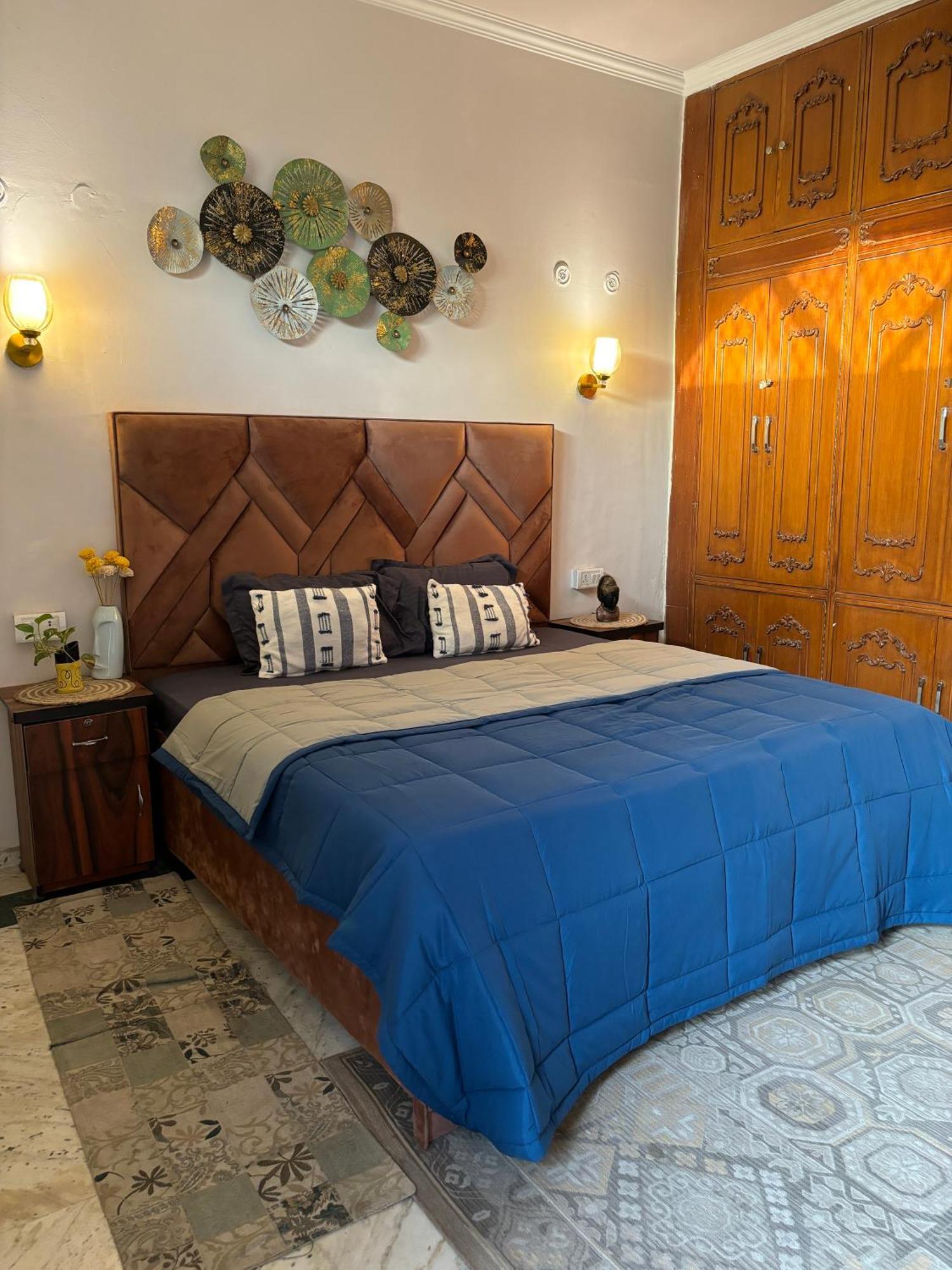 Couette-café Atharva's By Goaround Homes - Nehru Enclave Metro, South Delhi New Delhi