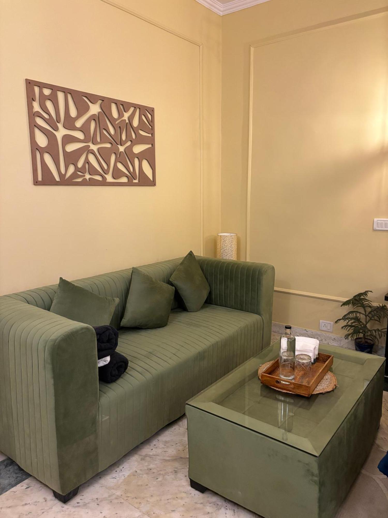 Couette-café Atharva's By Goaround Homes - Nehru Enclave Metro, South Delhi