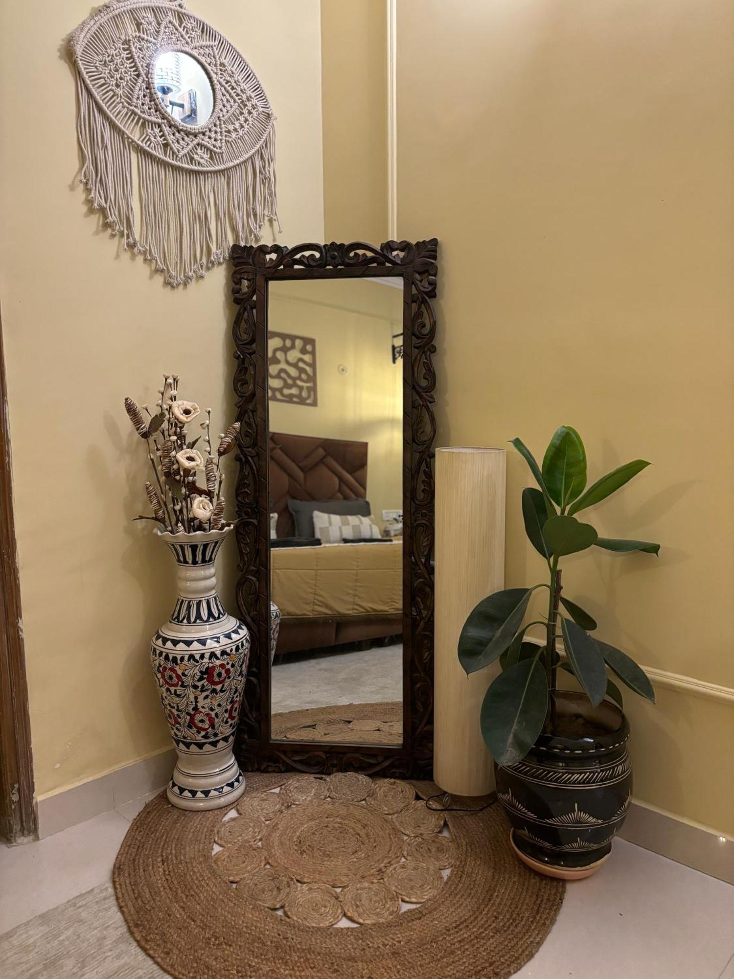 Atharva's By Goaround Homes - Nehru Enclave Metro, South Delhi Couette-café New Delhi