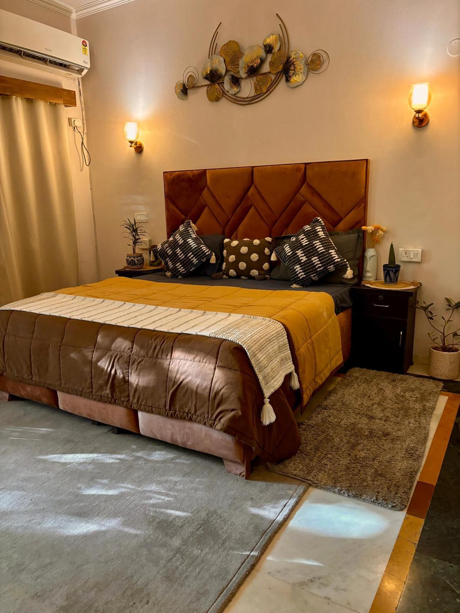 Couette-café Atharva's By Goaround Homes - Nehru Enclave Metro, South Delhi New Delhi