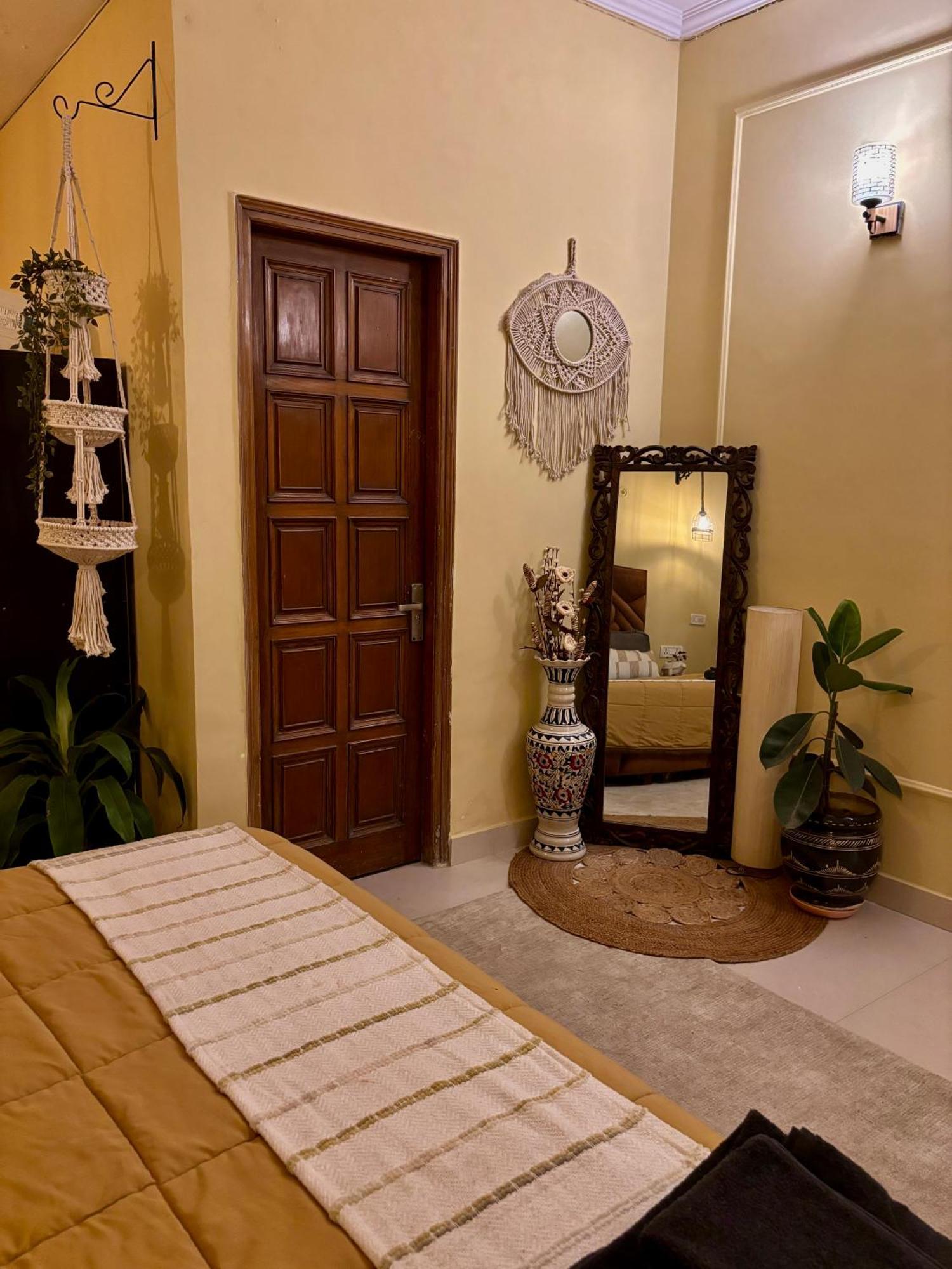 Atharva's By Goaround Homes - Nehru Enclave Metro, South Delhi