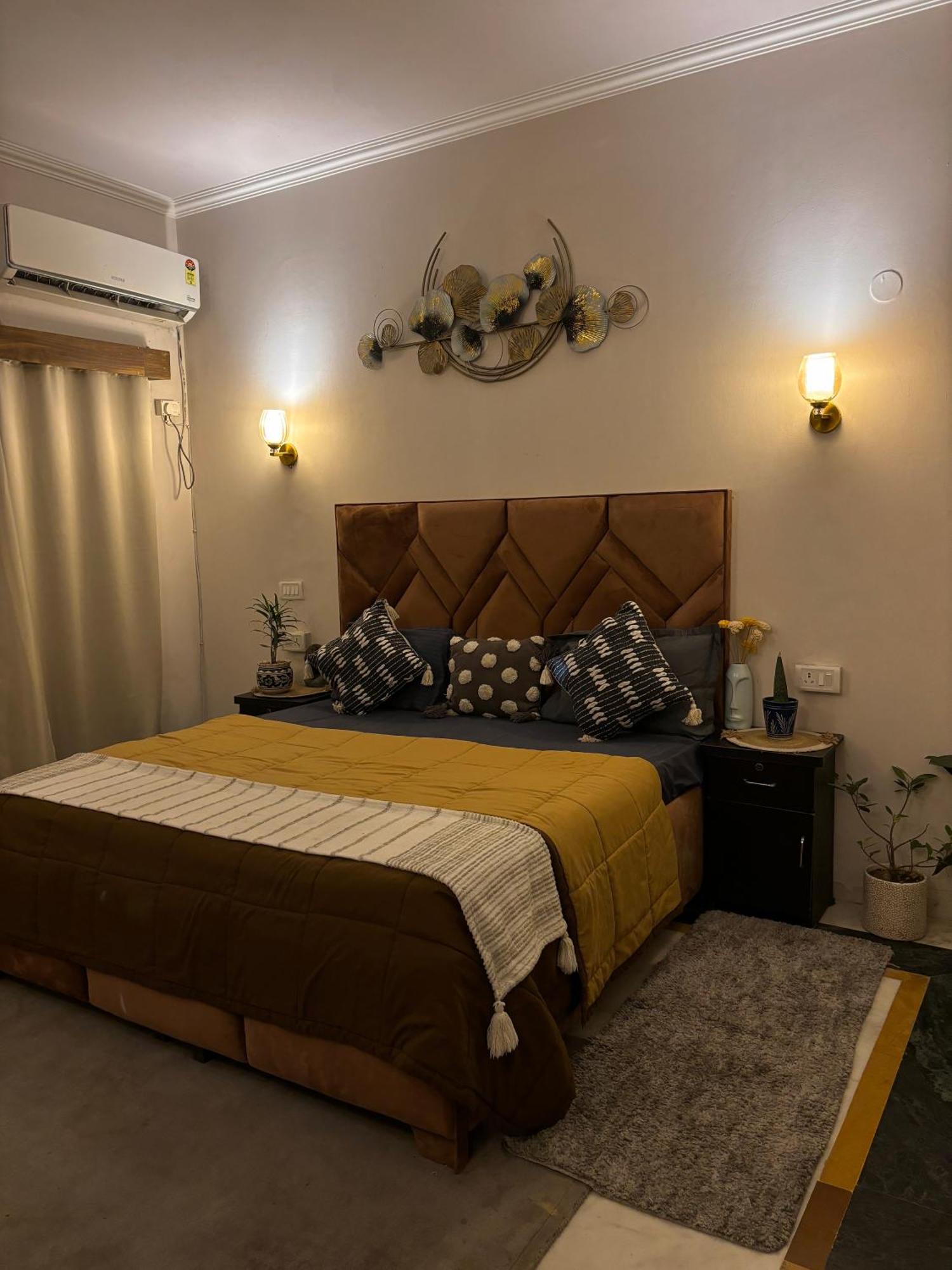 Couette-café Atharva's By Goaround Homes - Nehru Enclave Metro, South Delhi