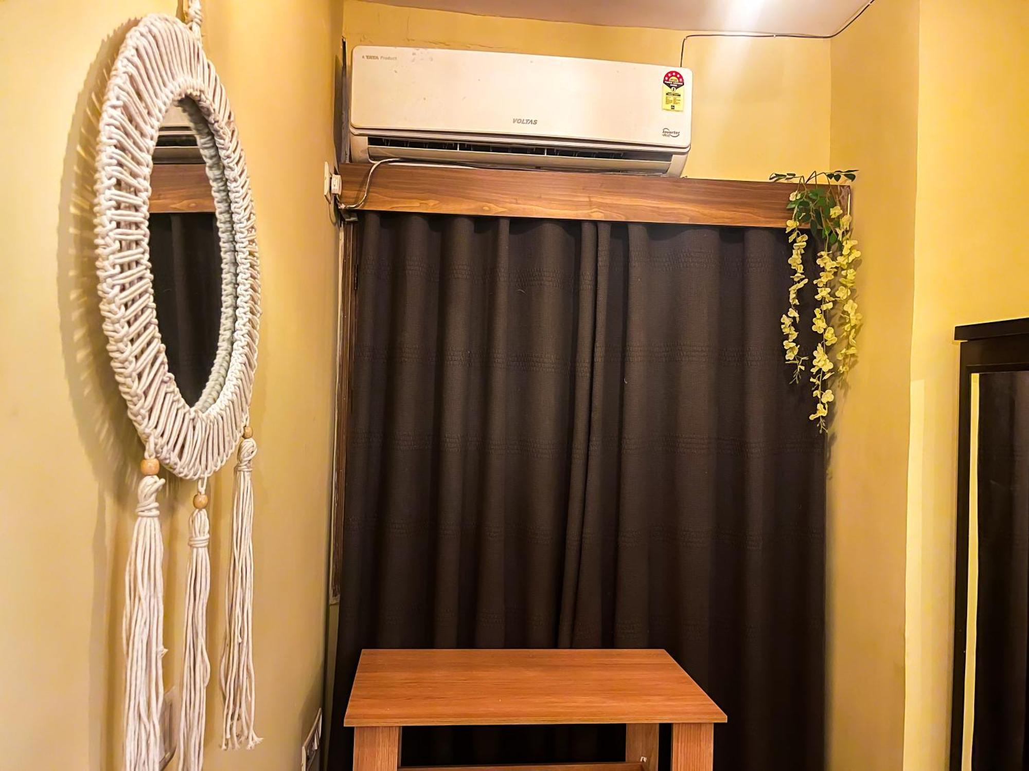 Couette-café Atharva's By Goaround Homes - Nehru Enclave Metro, South Delhi *