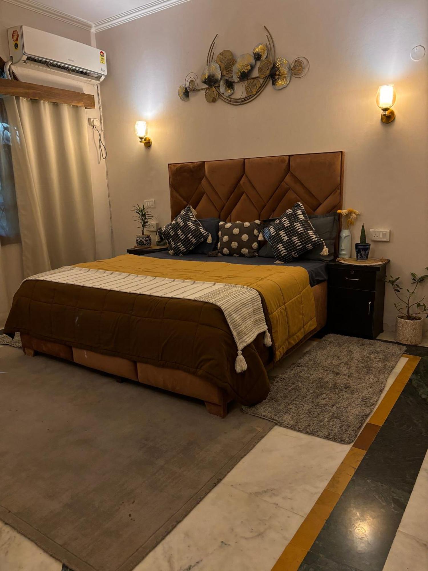 Atharva's By Goaround Homes - Nehru Enclave Metro, South Delhi Couette-café New Delhi
