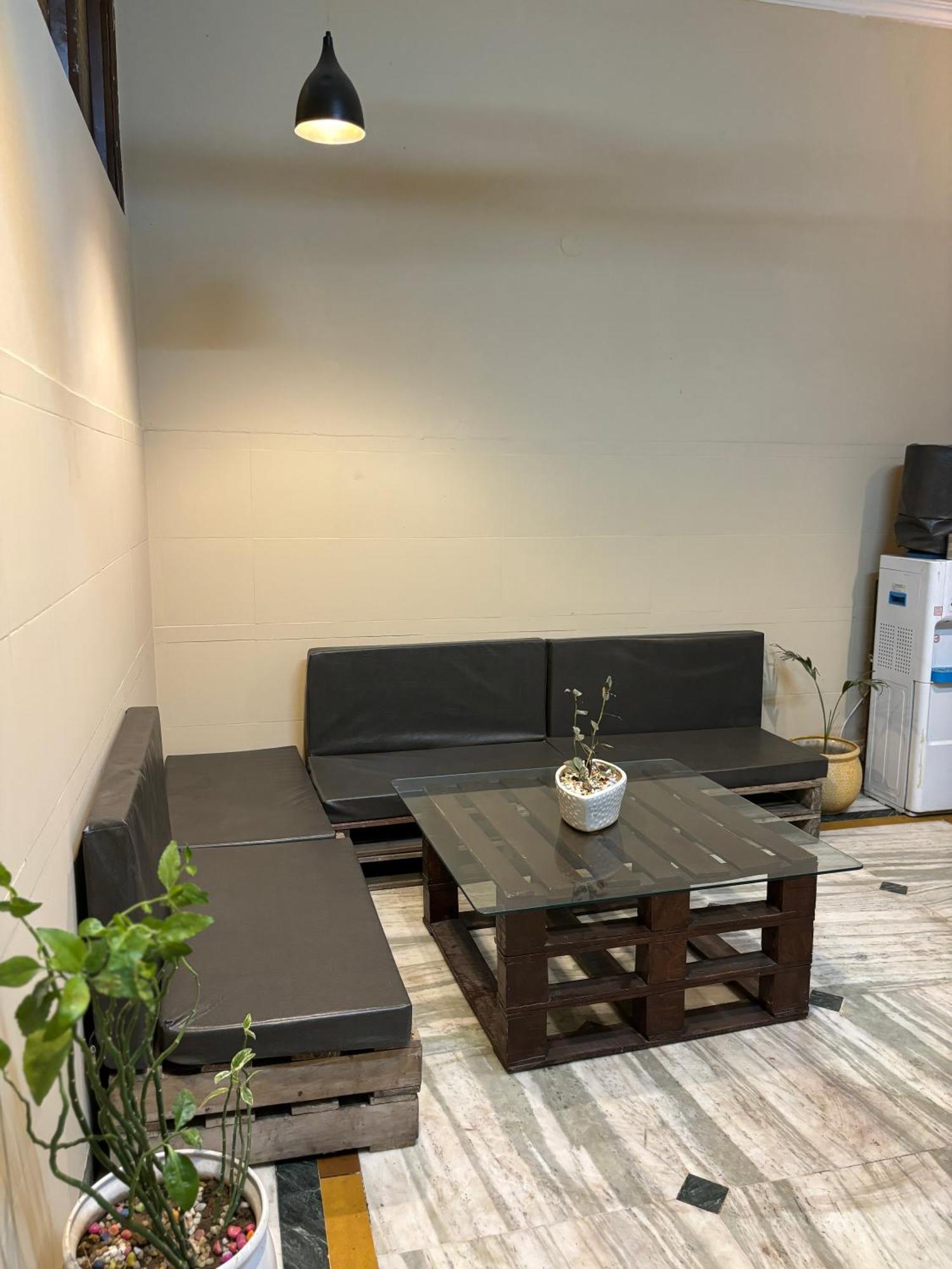 Couette-café Atharva's By Goaround Homes - Nehru Enclave Metro, South Delhi